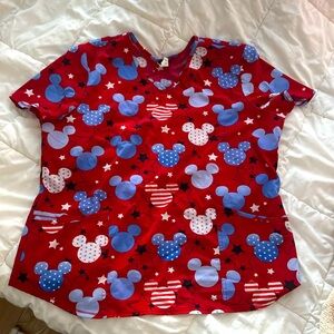 Disney/Mickey Stars Nurse top XL.Soft material very comfortable,slight stretch.